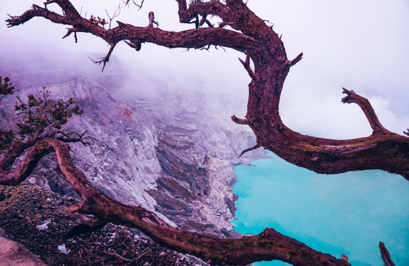 IJEN Volcano | How to get through hell and heaven in a few hours